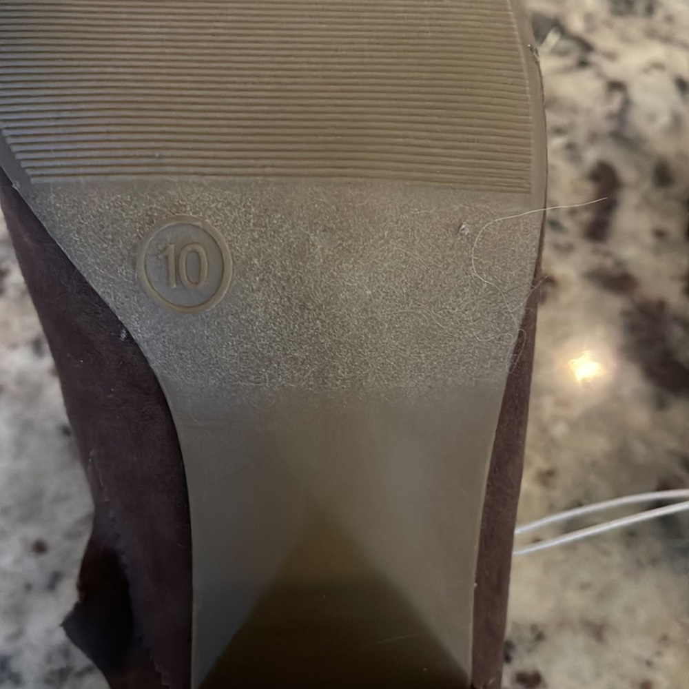 Universal Thread Clog Style Heels! - Picture 3 of 5